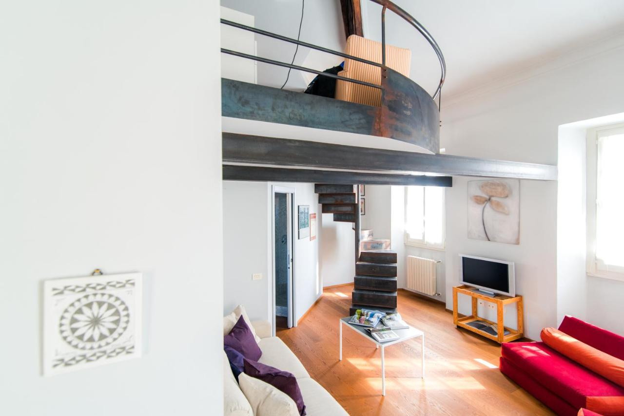 Antica Via Volta - The House Of Travelers Apartment Комо Екстериор снимка