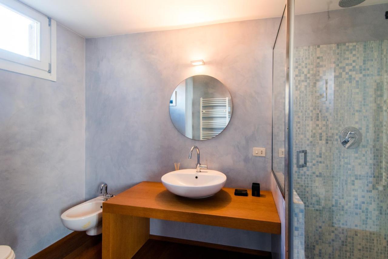 Antica Via Volta - The House Of Travelers Apartment Комо Екстериор снимка