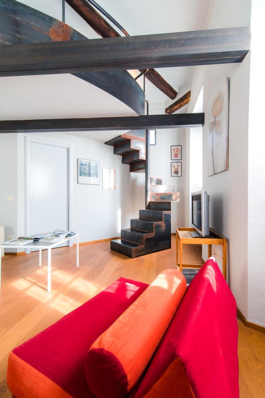 Antica Via Volta - The House Of Travelers Apartment Комо Екстериор снимка