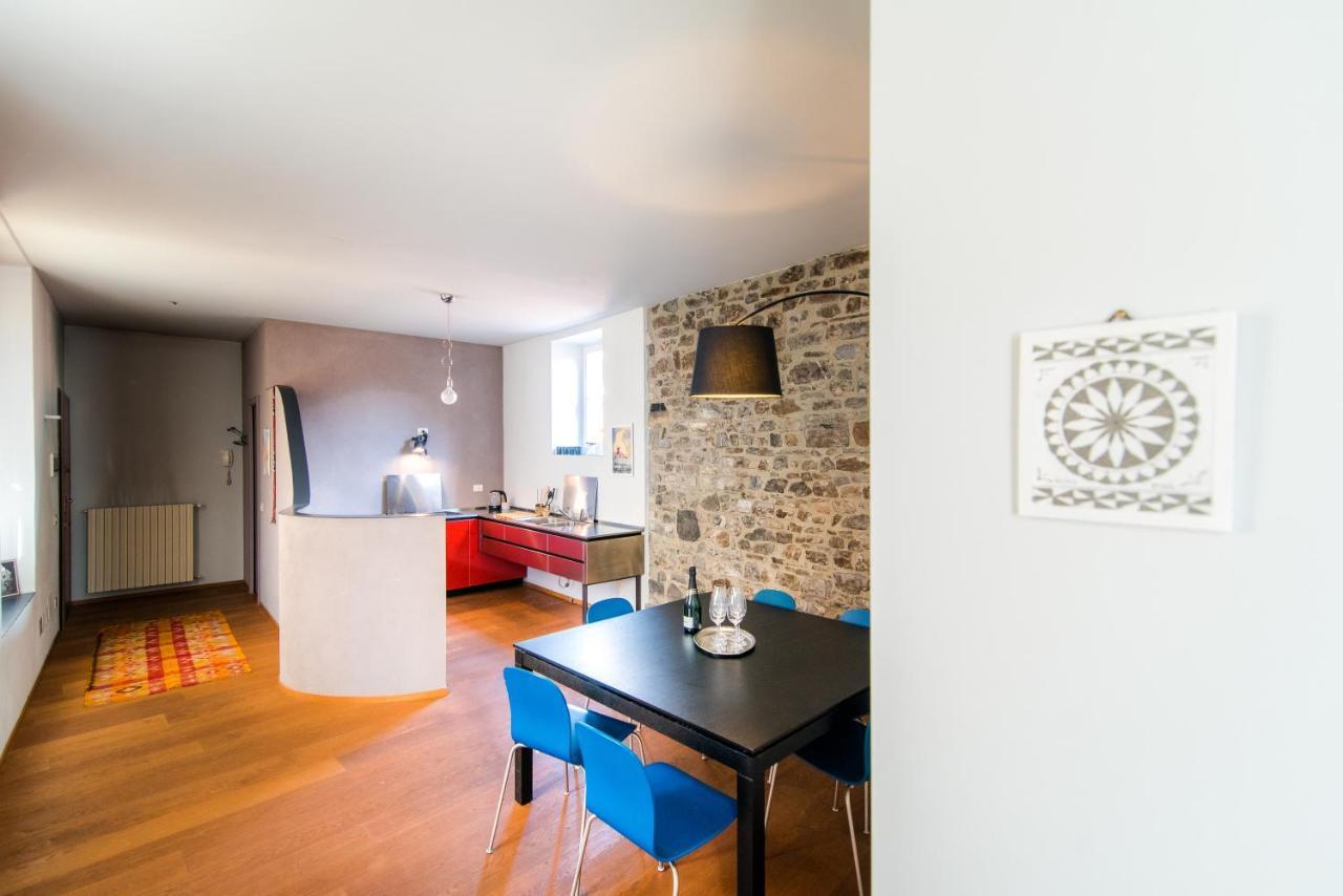 Antica Via Volta - The House Of Travelers Apartment Комо Екстериор снимка
