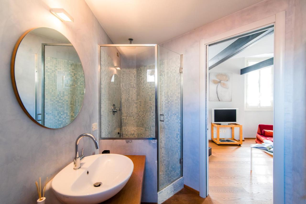 Antica Via Volta - The House Of Travelers Apartment Комо Екстериор снимка