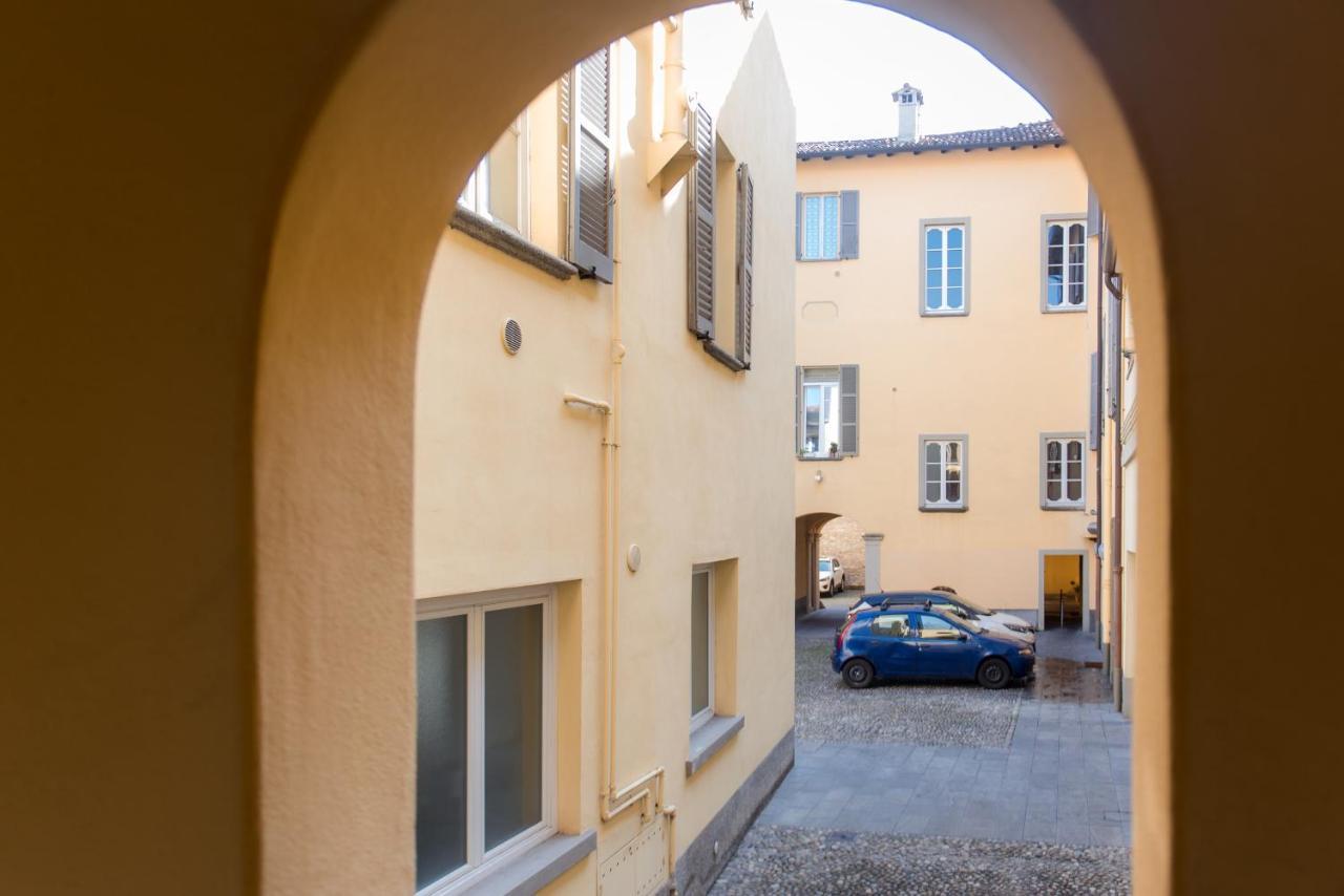 Antica Via Volta - The House Of Travelers Apartment Комо Екстериор снимка